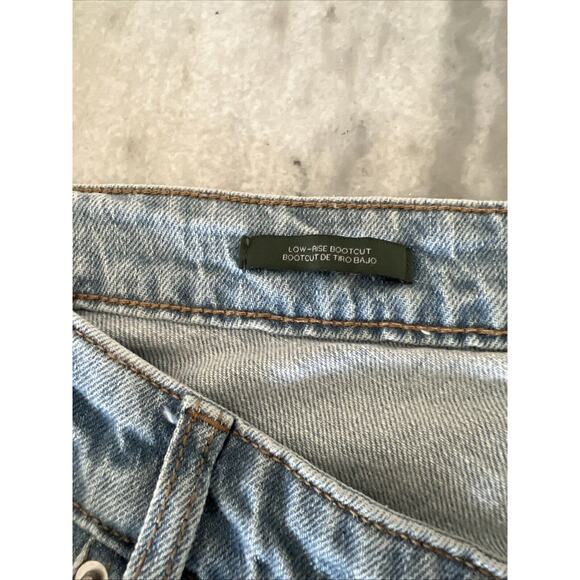 Wild Fable Denim Jeans Light Wash Easy Rigid Raw Hem Button Fly Bootcut Size 17 - Picture 3 of 12